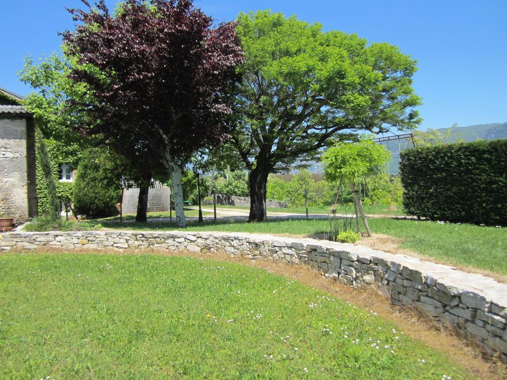 Gite De Fontepaisse Saint-Jean-en-Royans Luaran gambar